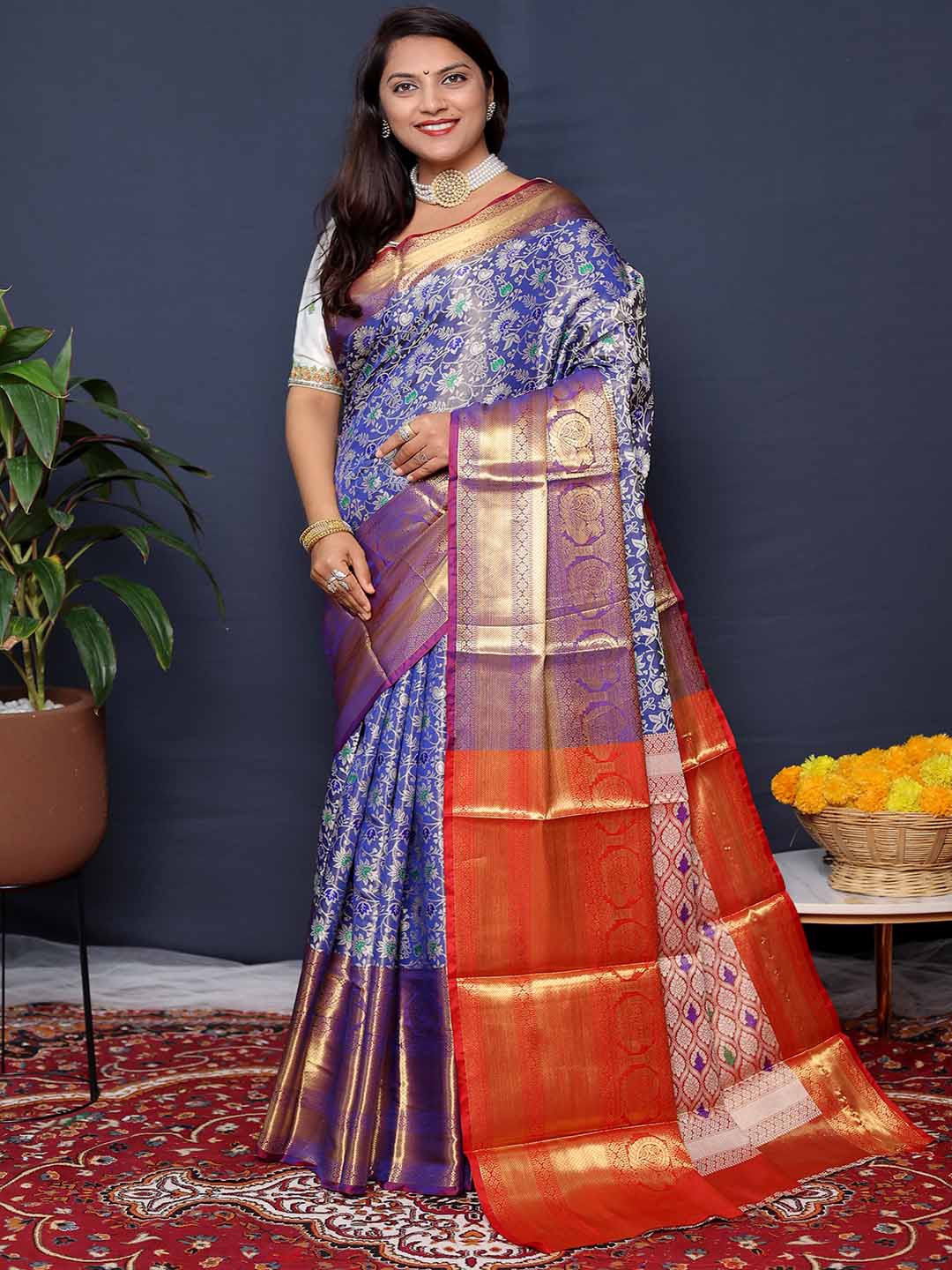 

Mitera Woven Design Zari Art Silk Saree, Purple
