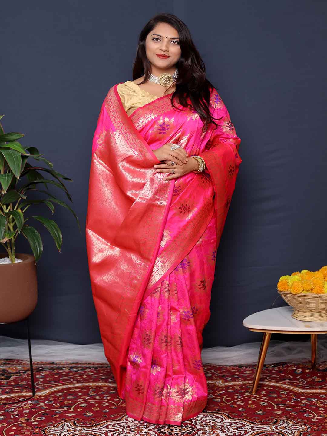 

Mitera Woven Design Zari Art Silk Saree, Pink