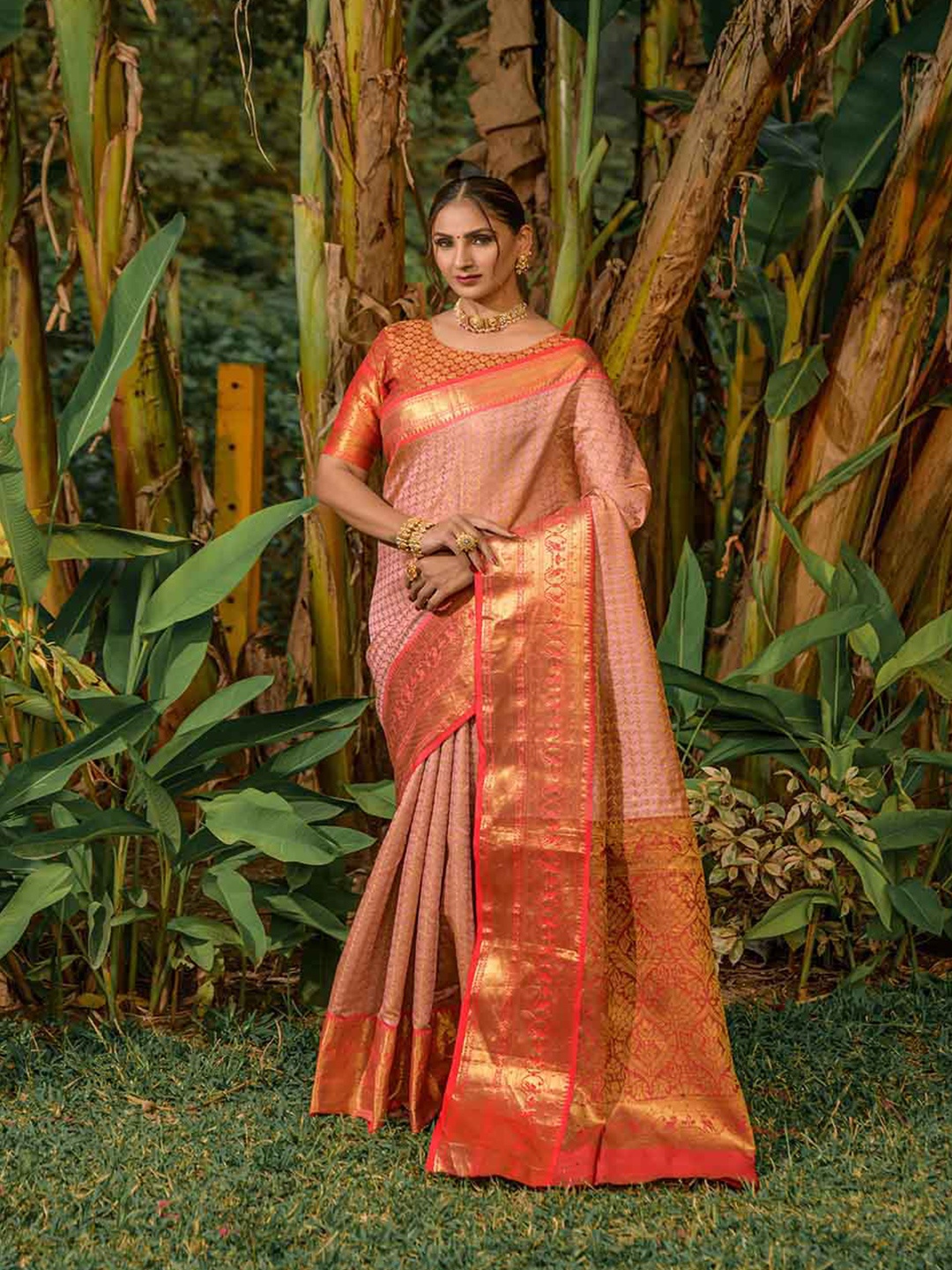 

Mitera Ethnic Motifs Woven Design Zari Saree, Pink