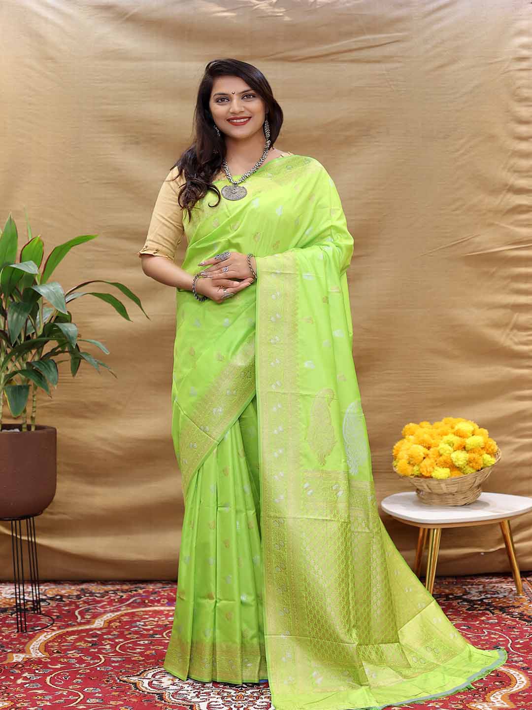 

Mitera Woven Design Zari Art Silk Saree, Green