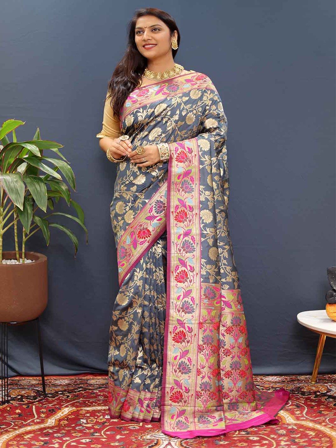 

Mitera Floral Woven Design Zari Saree, Grey