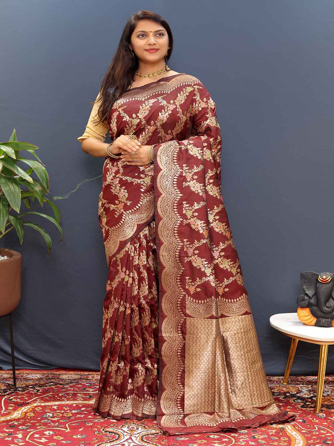 

Mitera Floral Woven Design Zari Saree, Maroon