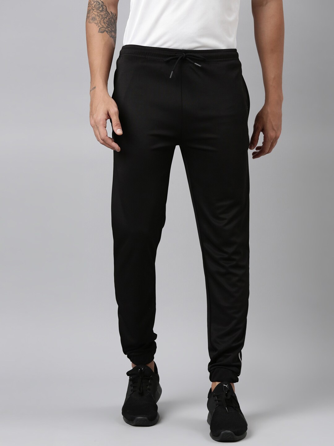 

DIXCY SCOTT Men Mid-Rise Regular Fit Joggers, Black