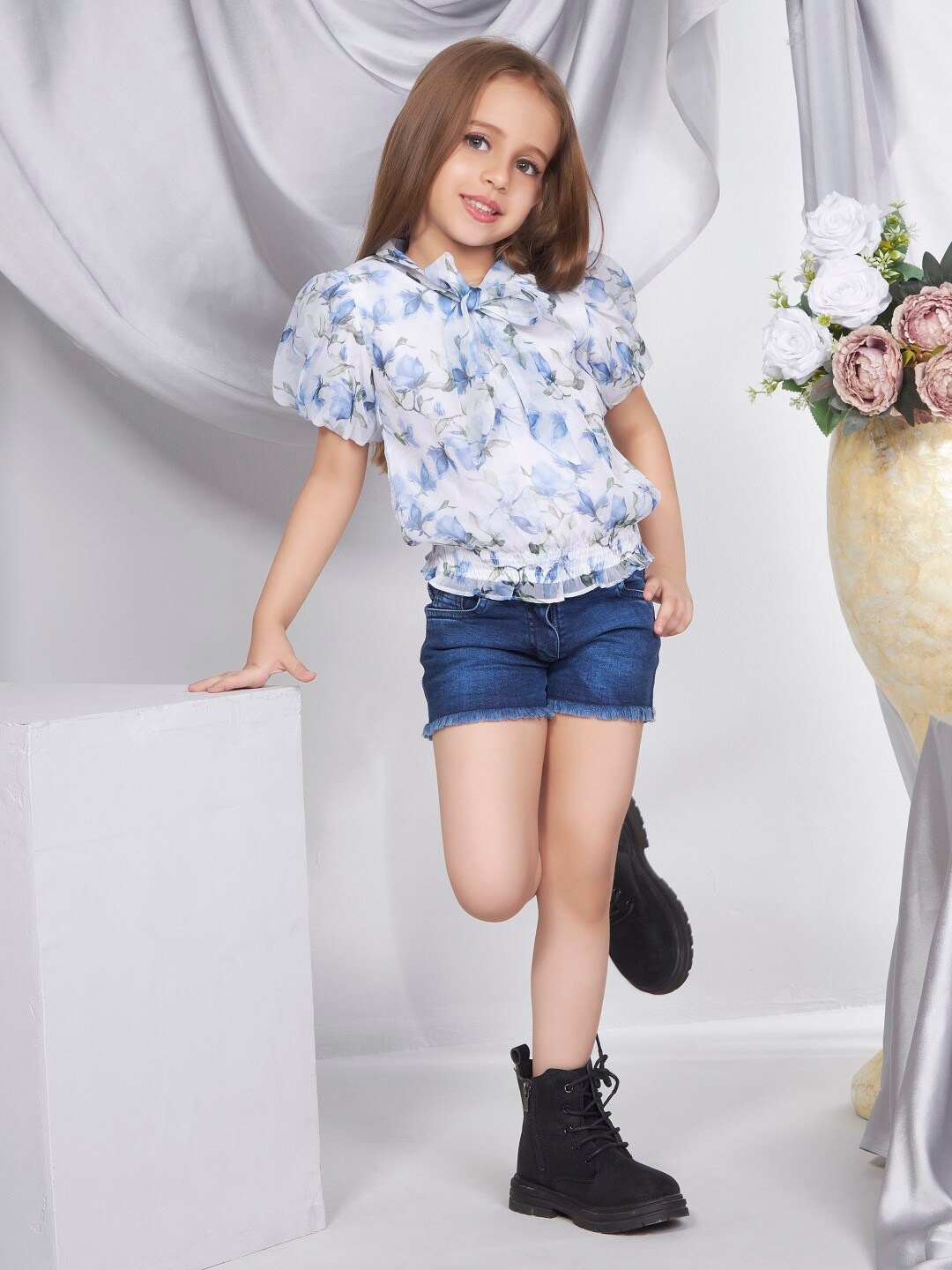 

Peppermint Tie-up Neck Floral Print Short Flutter Sleeves Top, Blue