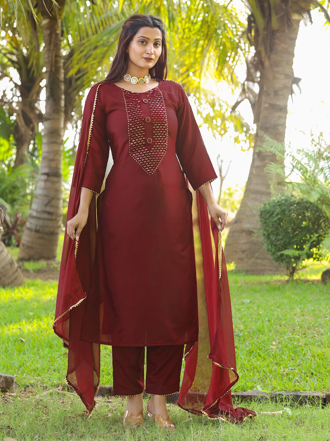 

Tikhi Imli Embellished Straight Kurta with Trouser & Dupatta, Burgundy