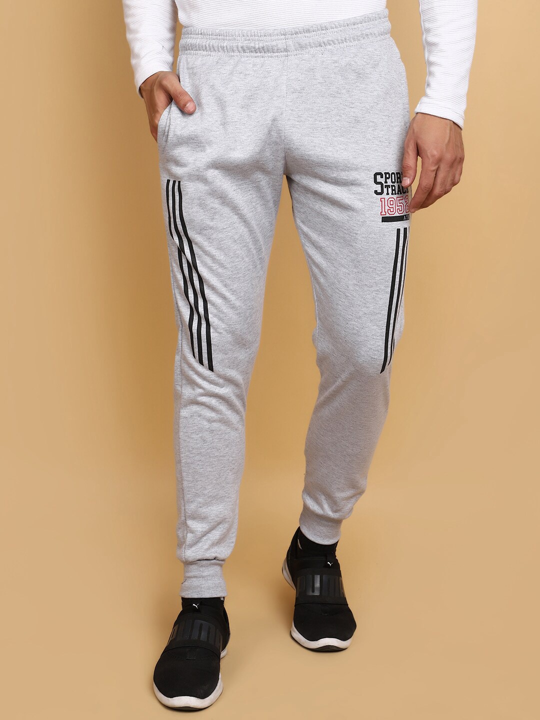 

V-Mart Men Typography Printed Spun Fleece Joggers, Grey