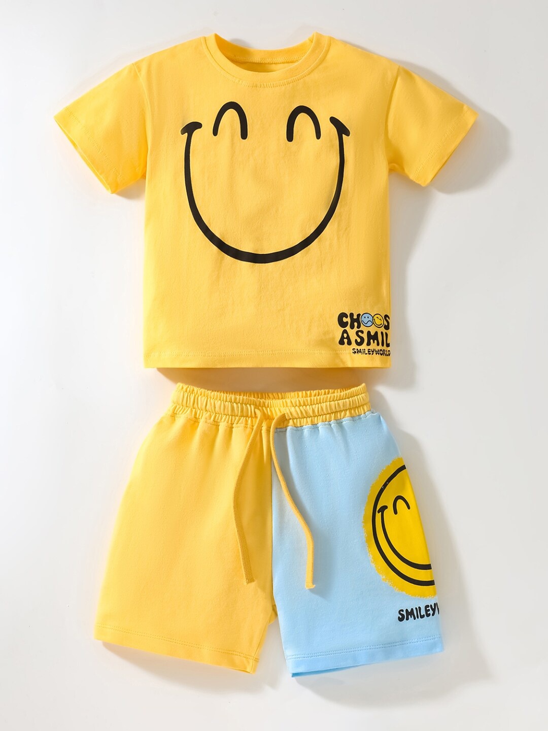 

StyleCast Girls Yellow Printed Pure Cotton T-shirt With Shorts