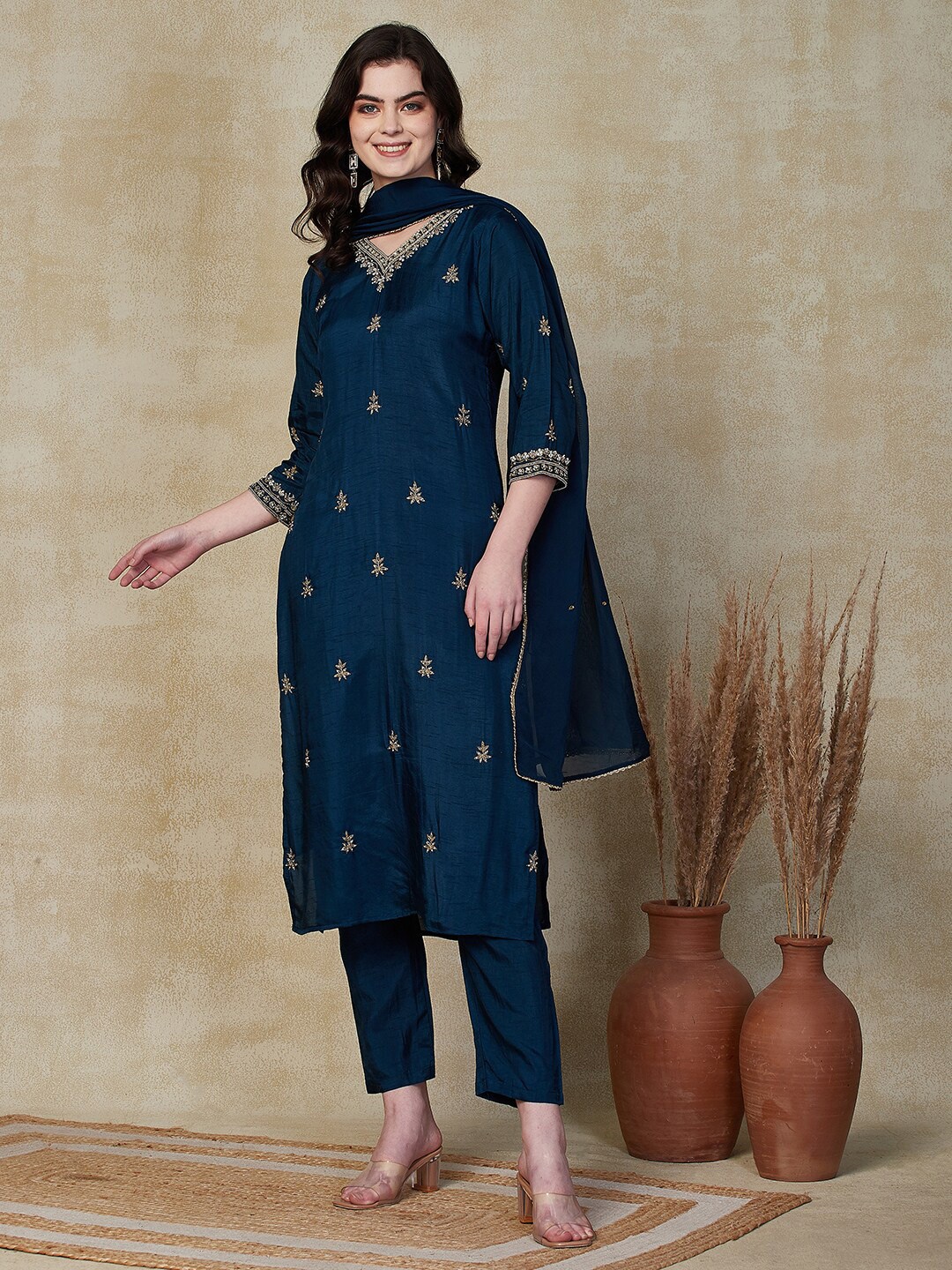 

FASHOR Floral Embroidered Regular Zardozi Kurta with Trousers & Dupatta, Teal