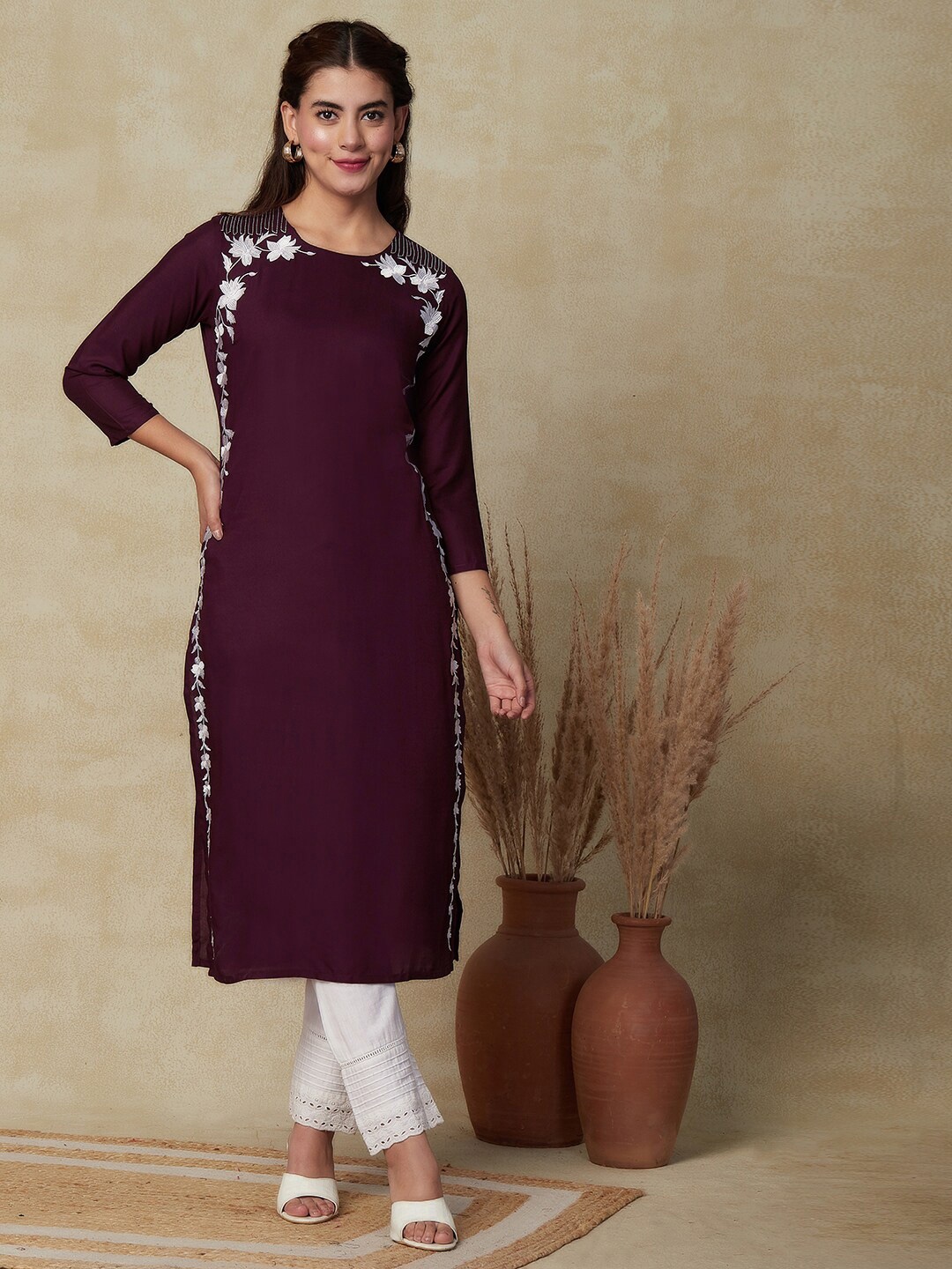 

FASHOR Round Neck Floral Embroidered Thread Work Straight Kurta, Purple