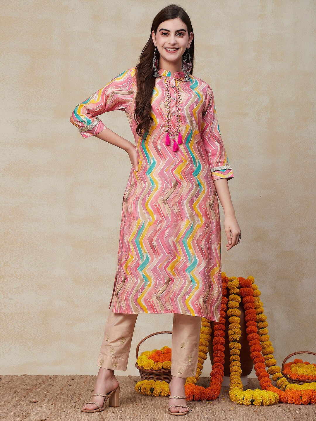 

FASHOR Chevron Thread Work Printed & Embroidered Straight Kurta, Pink