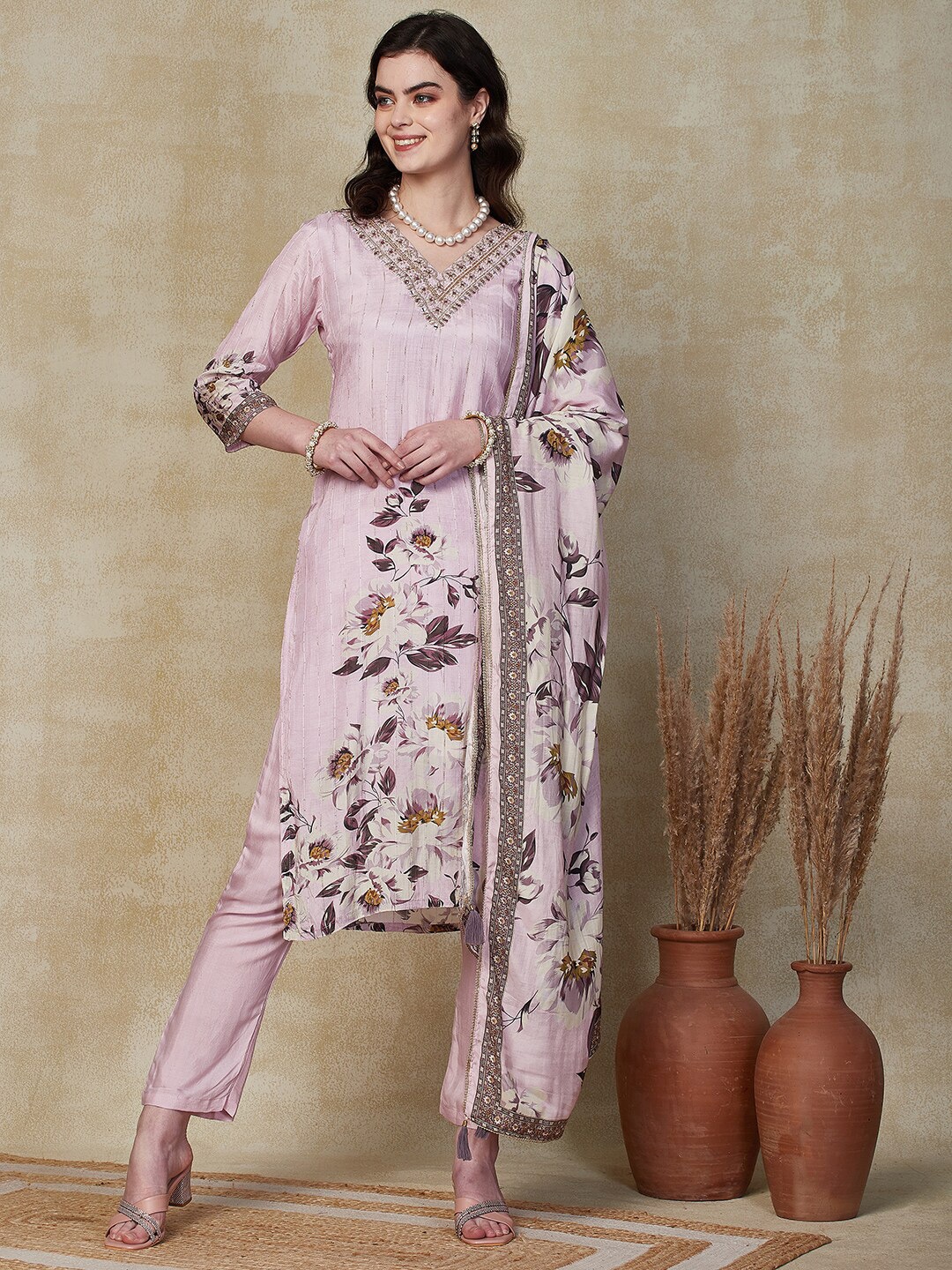 

FASHOR Floral Printed Regular Beads and Stones Kurta with Trousers & Dupatta, Pink