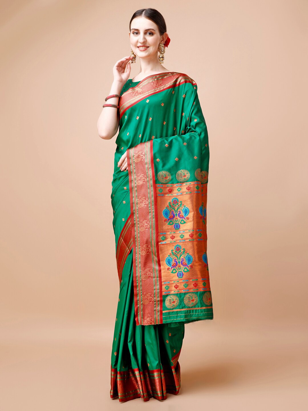 

JUST FASHION Green & Gold-Toned Ethnic Motifs Zari Paithani Saree