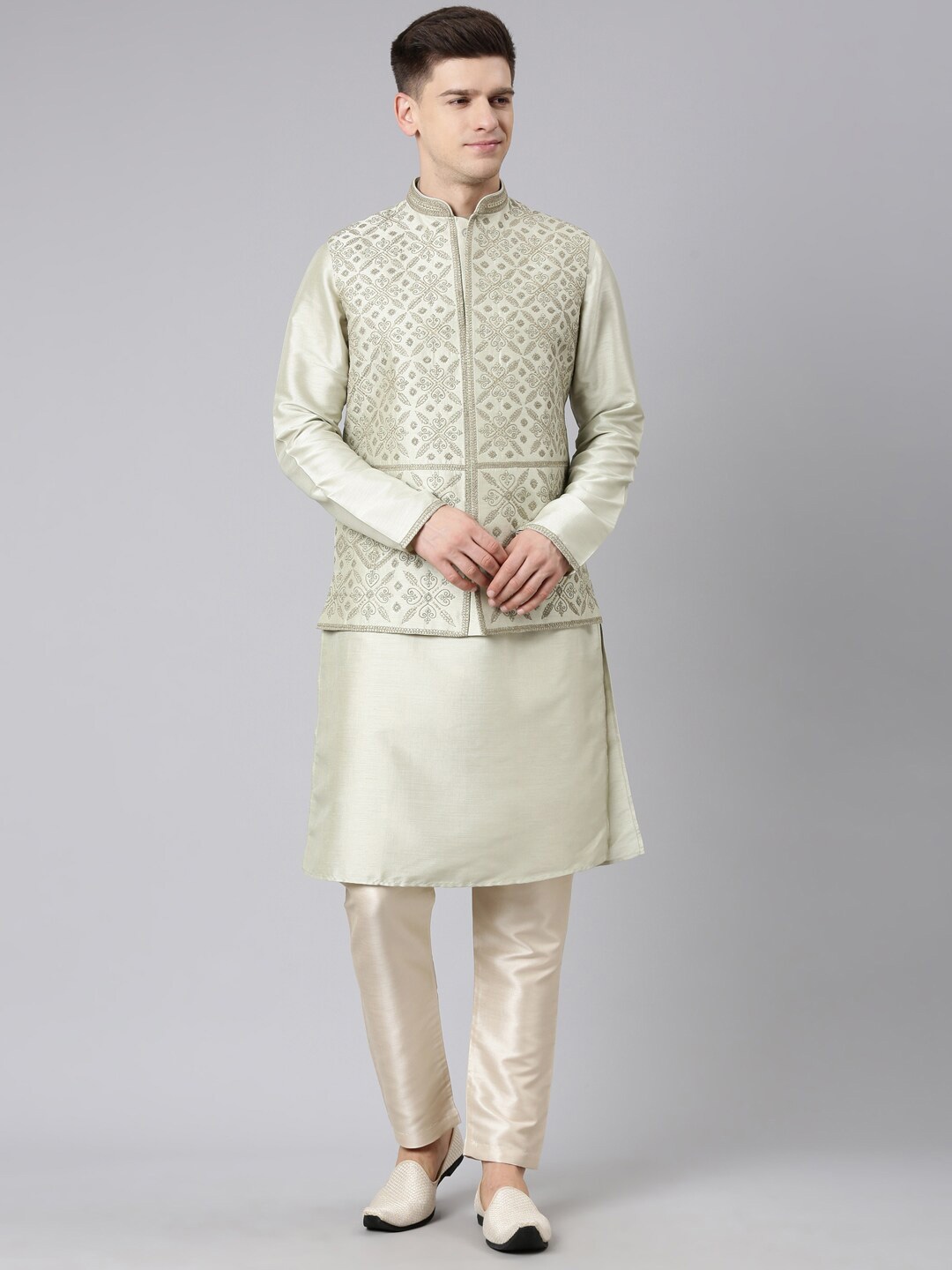 

TheEthnic.Co Ethnic Motifs Embroidered Mandarin Collar Nehru Jacket, Green