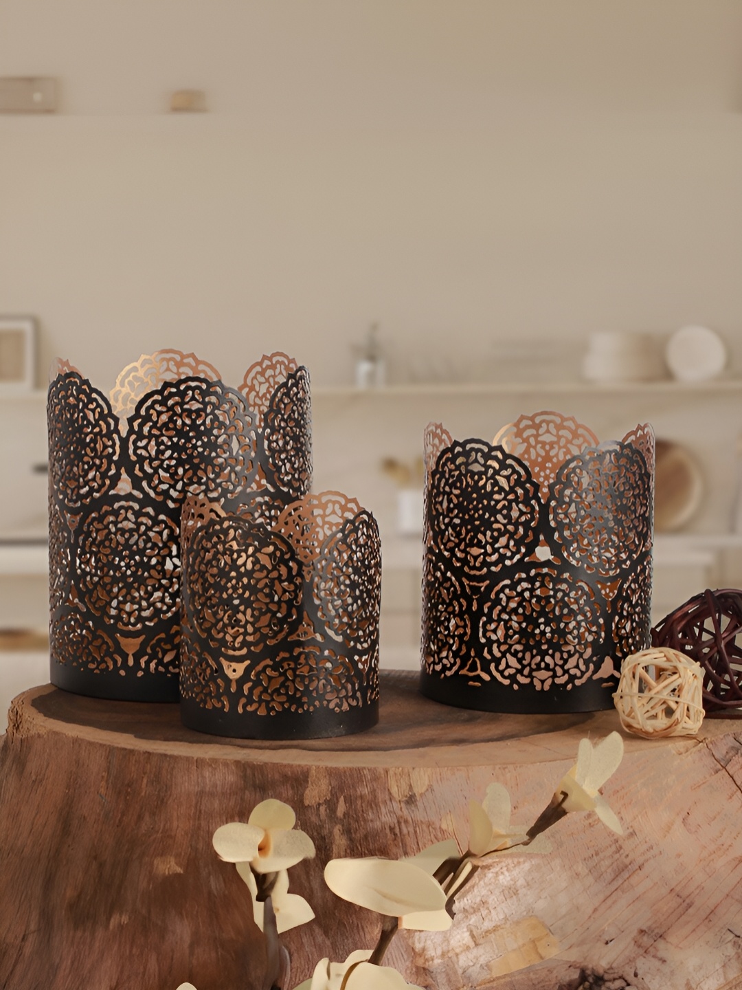 

Homspurts Black & Gold Toned 3 Pieces Textured Tealight Holders