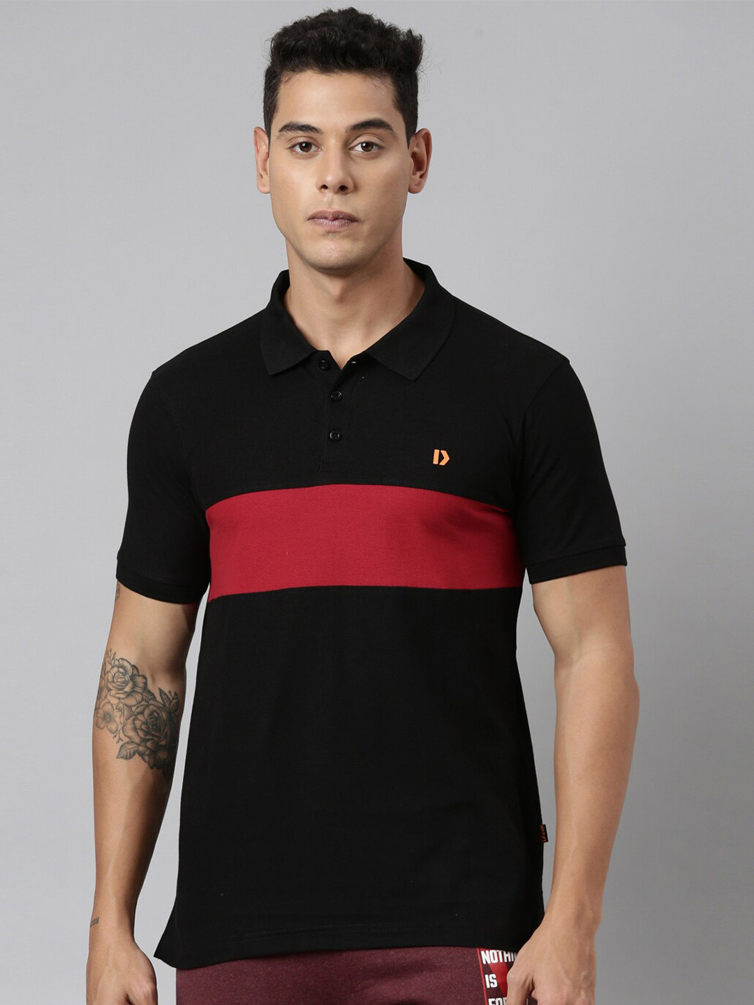 

DIXCY SCOTT Colourblocked Short Sleeves Regular Fit Tshirt, Black
