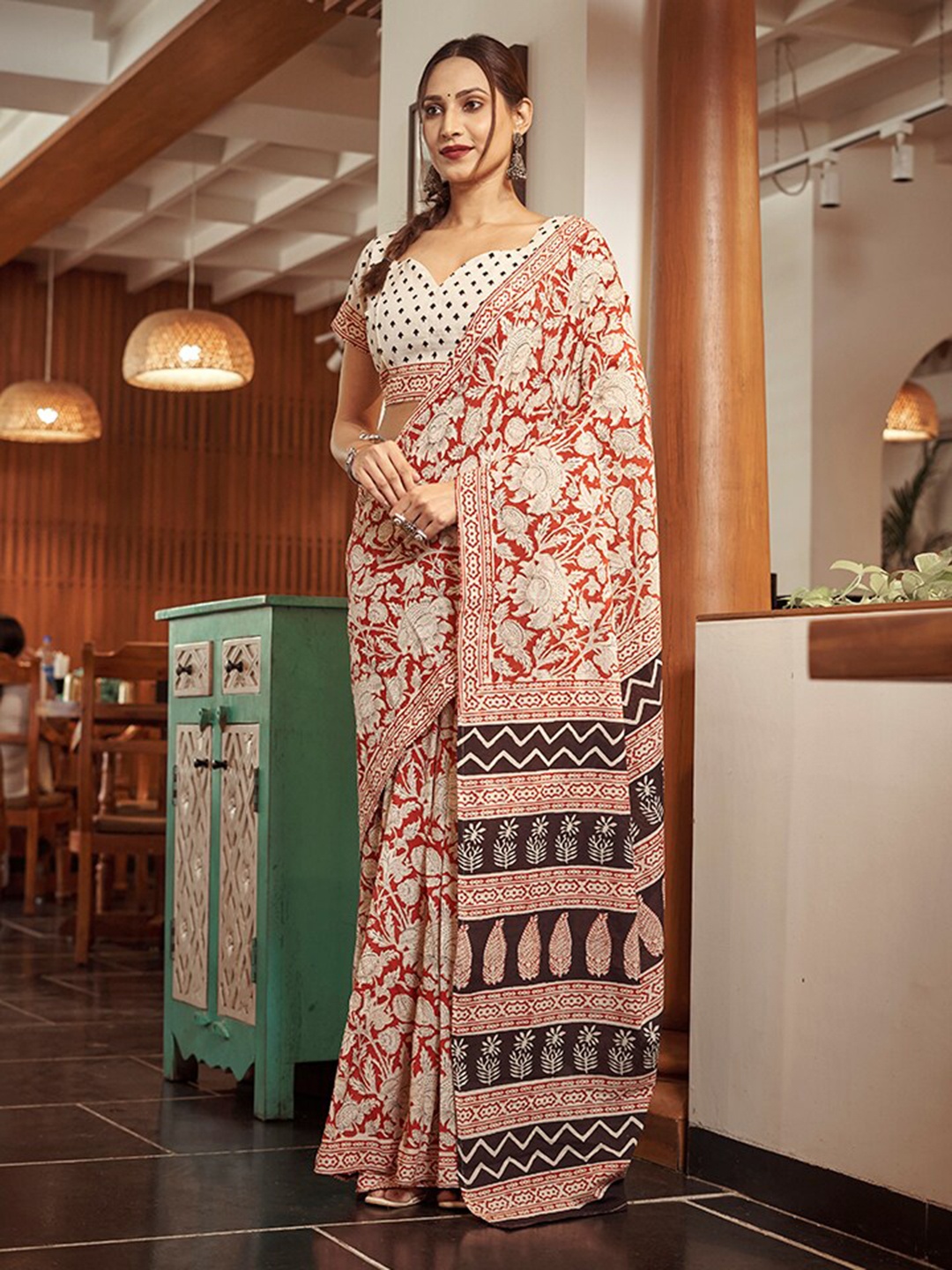 

modeva Floral Pure Cotton Ready to Wear Bagru Saree, Red