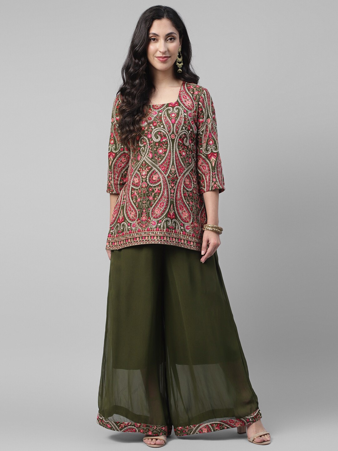

DEEBACO Paisley Embroidered Regular Thread Work Kurti with Sharara, Olive