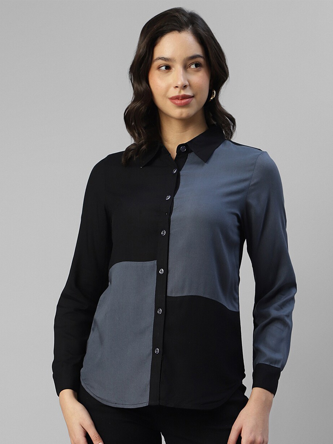 

DEEBACO Spread Collar Colourblocked Opaque Casual Shirt, Black