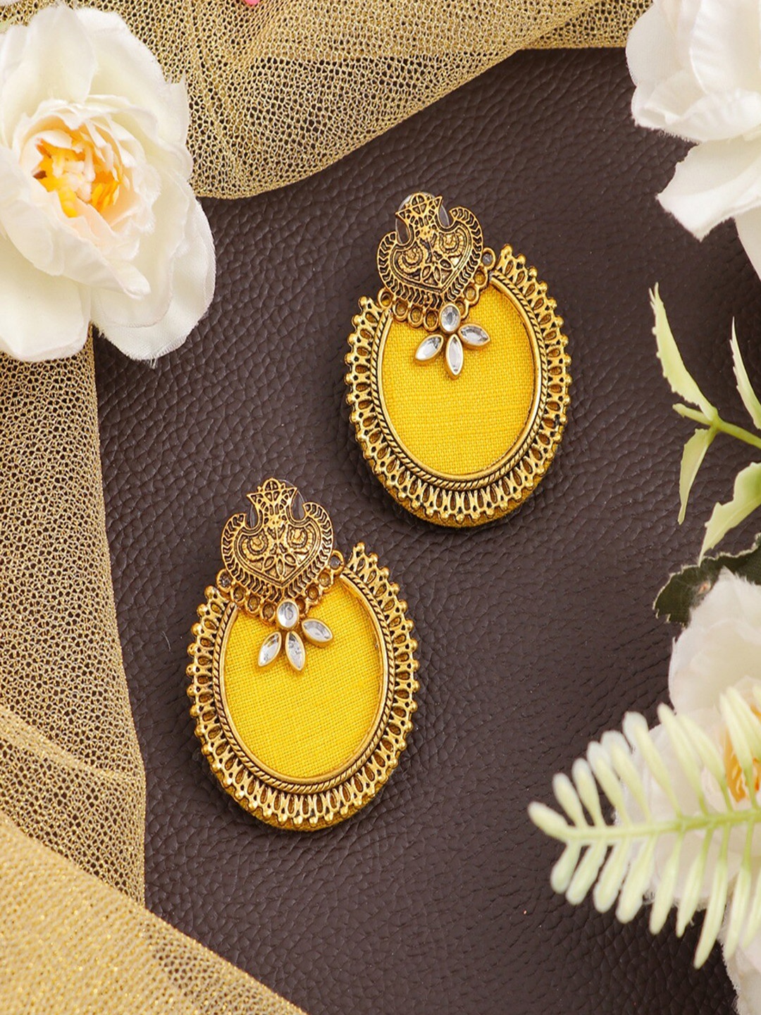 

UNIVERSITY TRENDZ Gold-Plated Kundan Stone Studded Drop Earrings