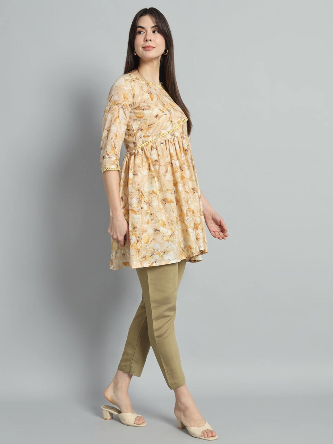 

Jinax V-neck Floral Printed A-line Chanderi Cotton Kurti with Trousers, Yellow