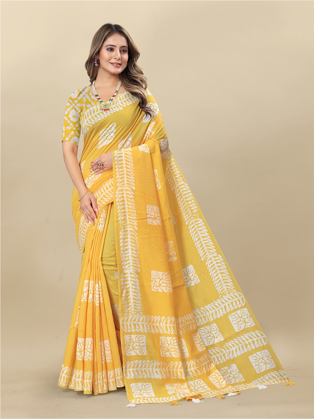 

Inithi Batik Printed Saree, Yellow