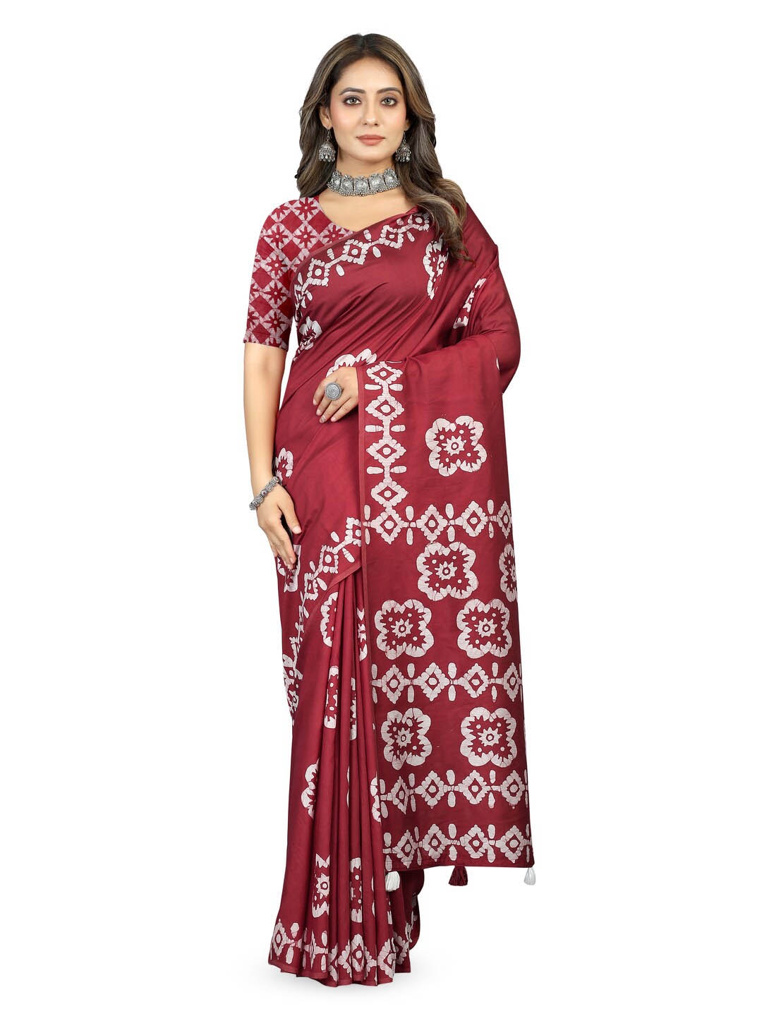 

Inithi Maroon & White Printed Batik Saree