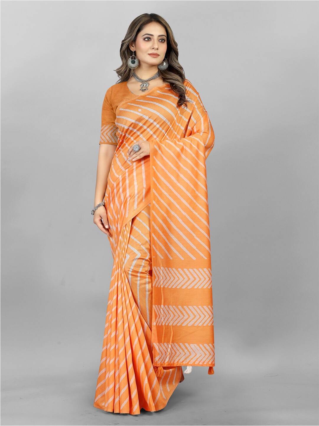 

Inithi Leheriya Printed Saree, Orange