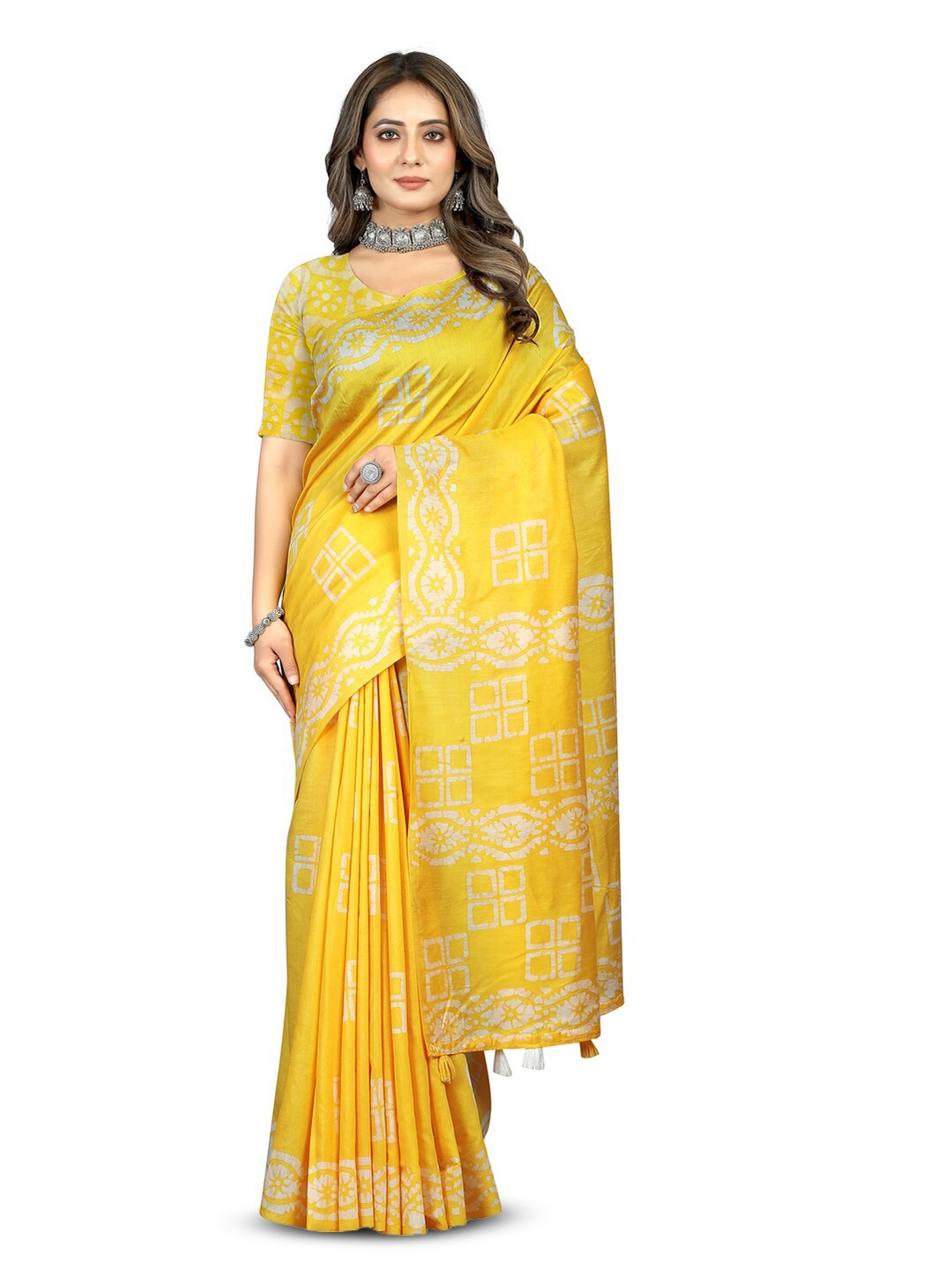 

Inithi Yellow & White Printed Batik Saree