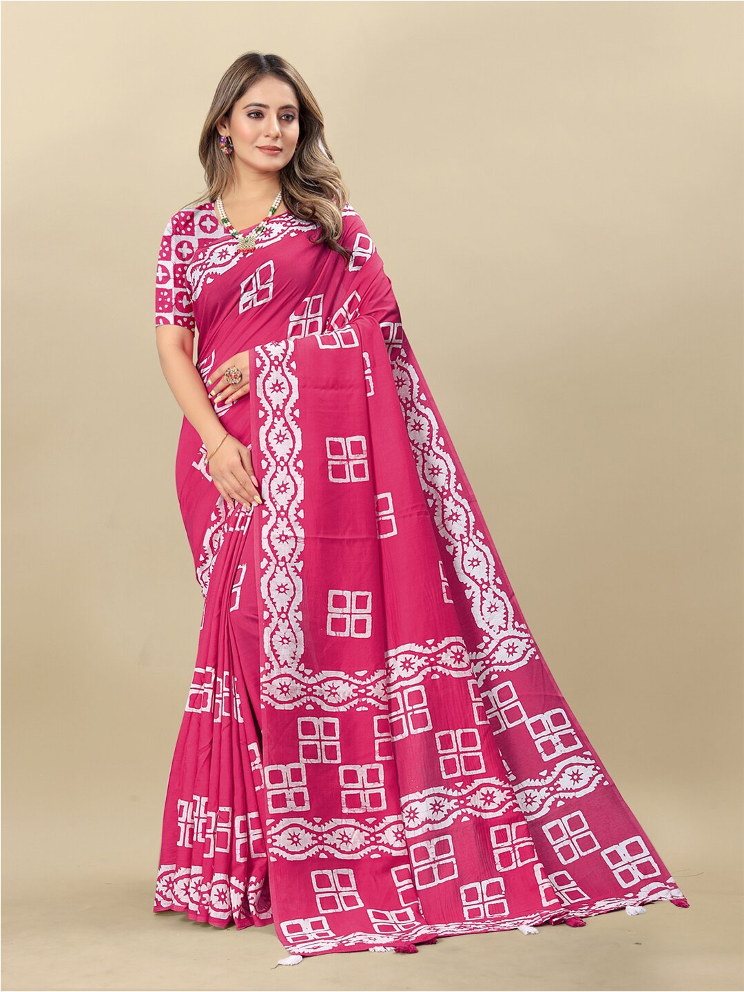 

Inithi Pink & White Printed Geometric Saree