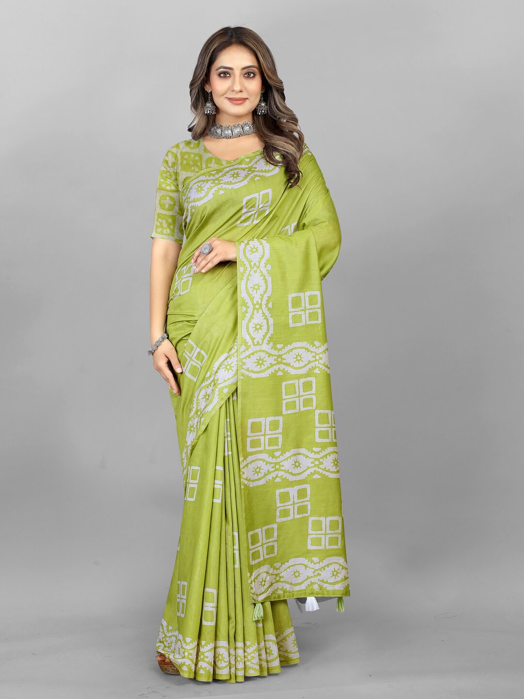 

Inithi Batik Printed Saree, Lime green