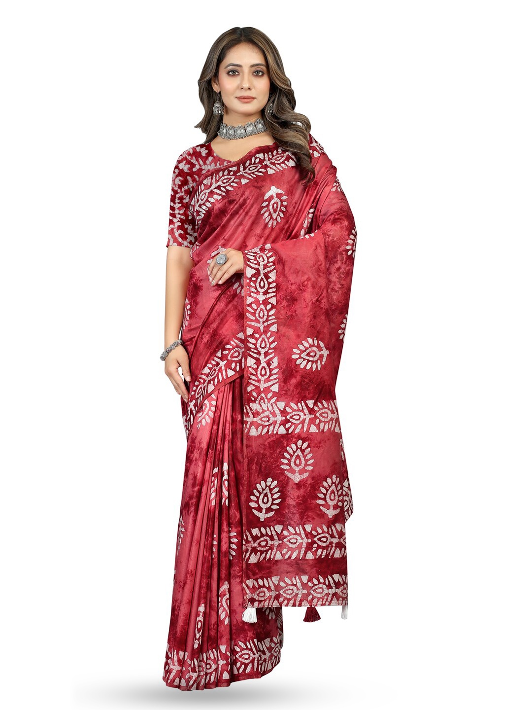 

Inithi Maroon & White Printed Batik Saree