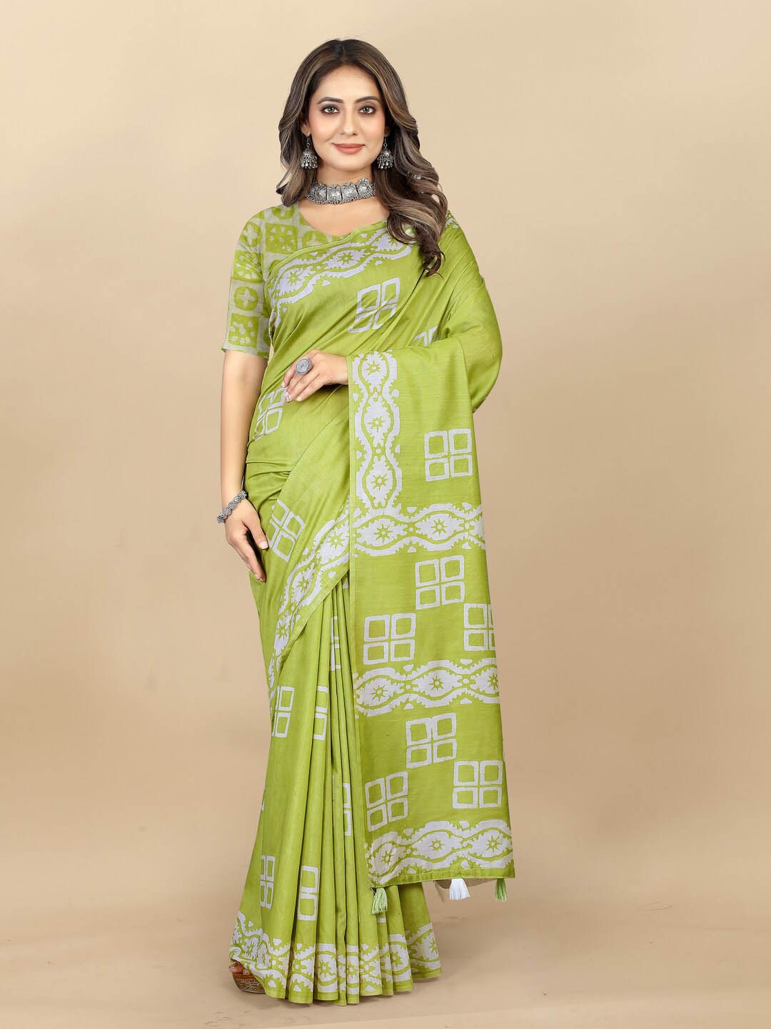 

Inithi Batik Printed Saree, Lime green