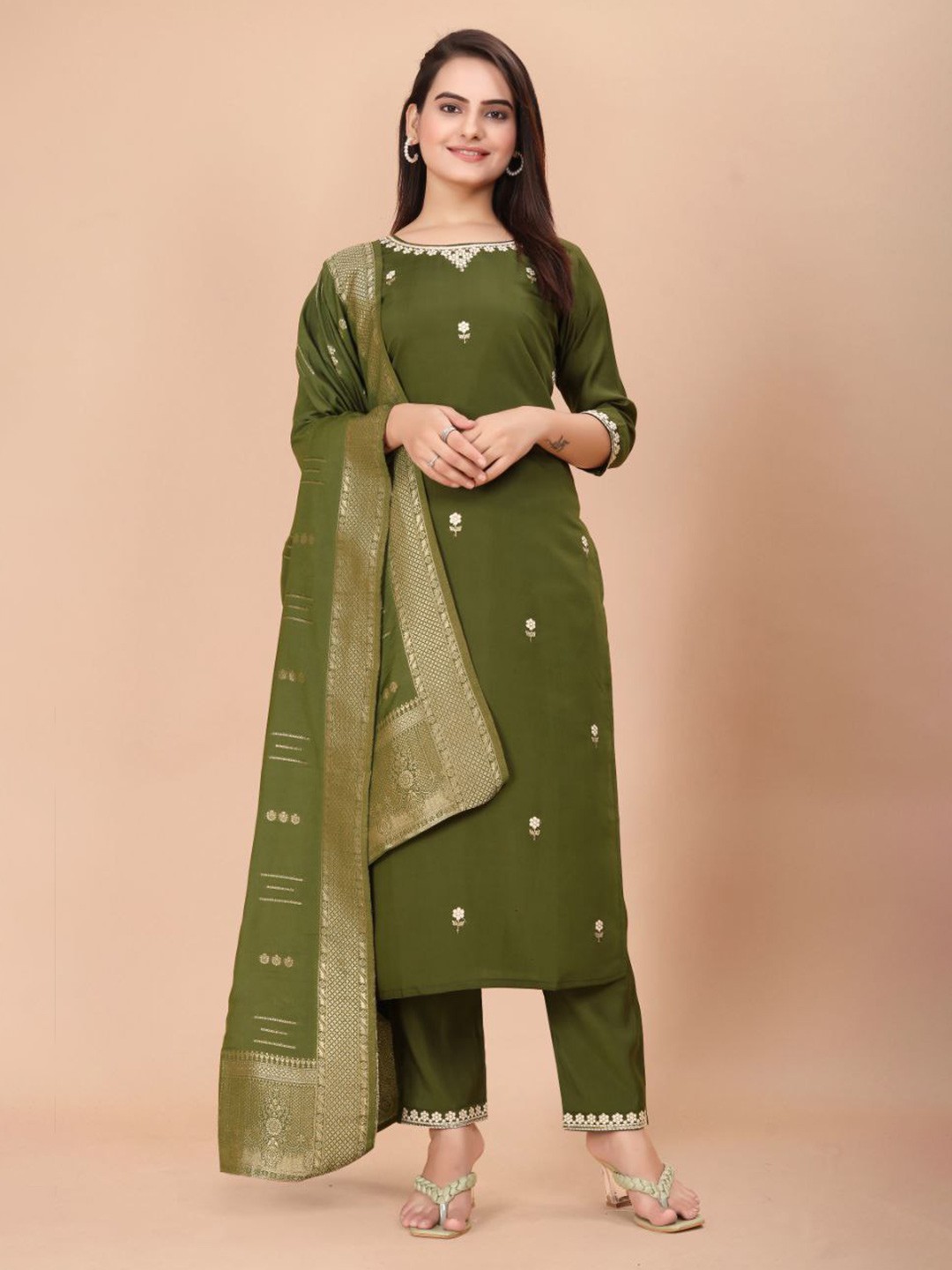 

rashora Floral Embroidered Straight Kurta With Trouser & Duppatta, Sea green