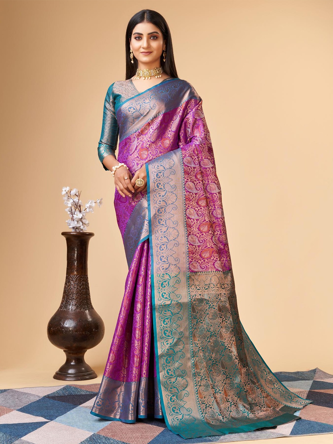 

Spetila Woven Design Zari Silk Blend Kanjeevaram Saree, Pink
