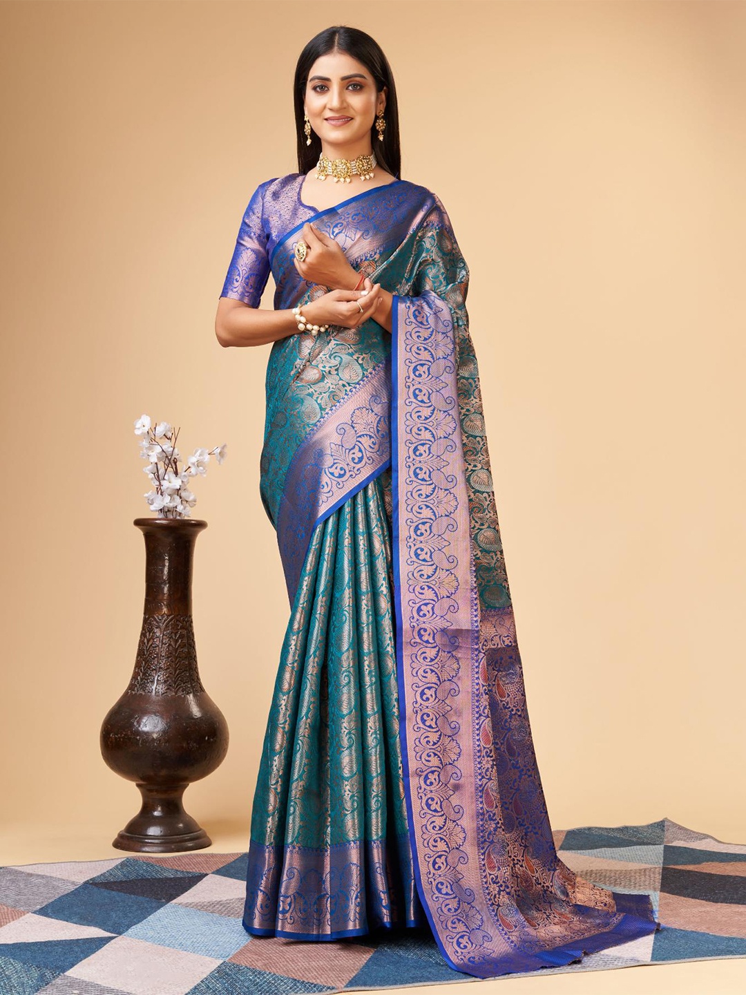 

Spetila Woven Design Zari Kanjeevaram Saree, Green