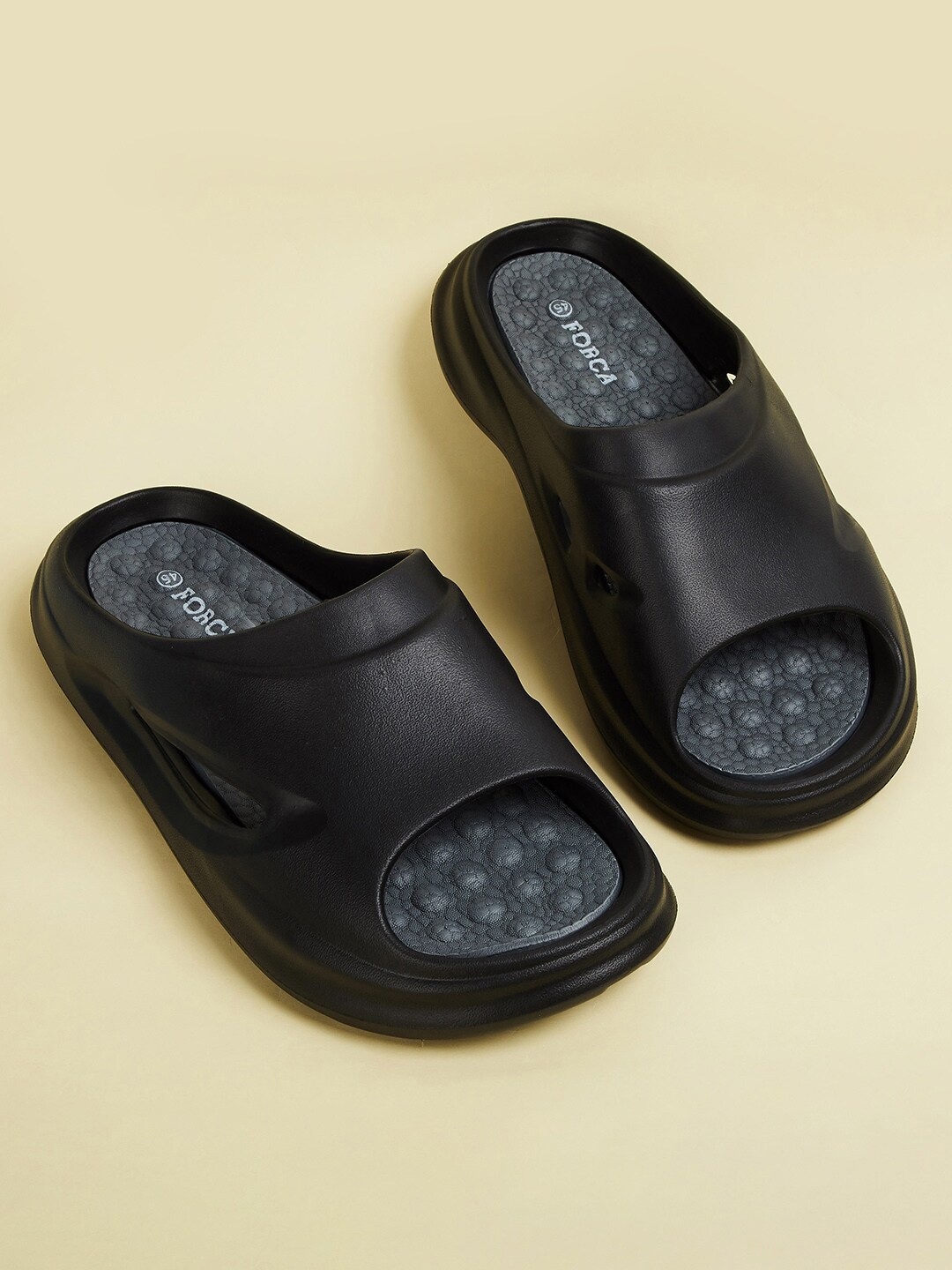 

Forca by Lifestyle Men Rubber Sliders, Black