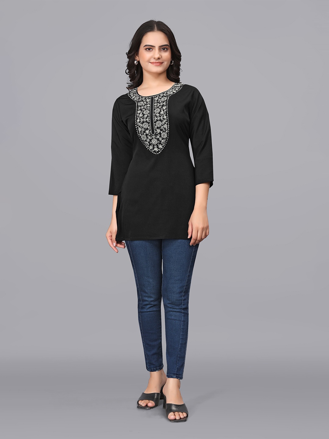 OWO THE LABEL Embroidered Round Neck Straight Kurti, Black
