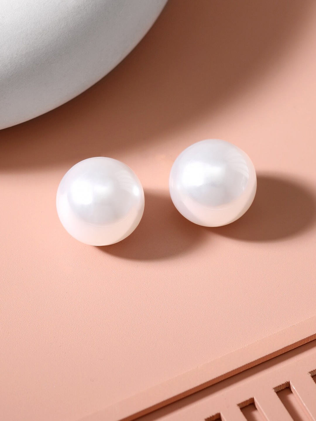 

Rubans Voguish Gold-Plated Geometric Stud Earrings, White