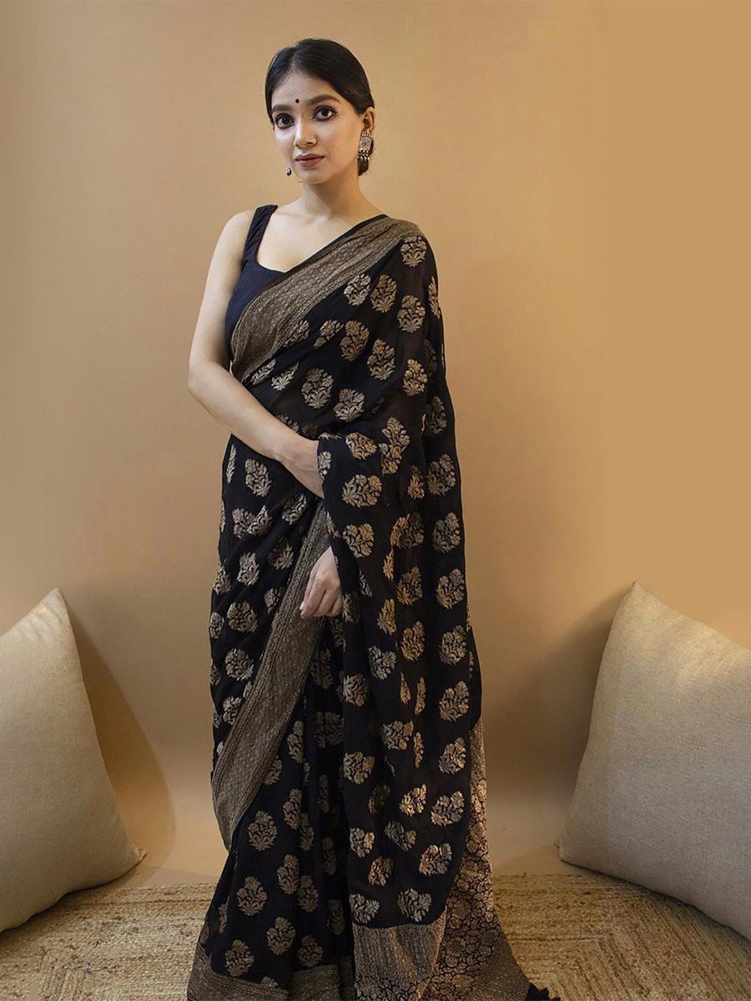 

Aldwych Floral Printed Woven Design Zari Banarasi Designer Saree, Black