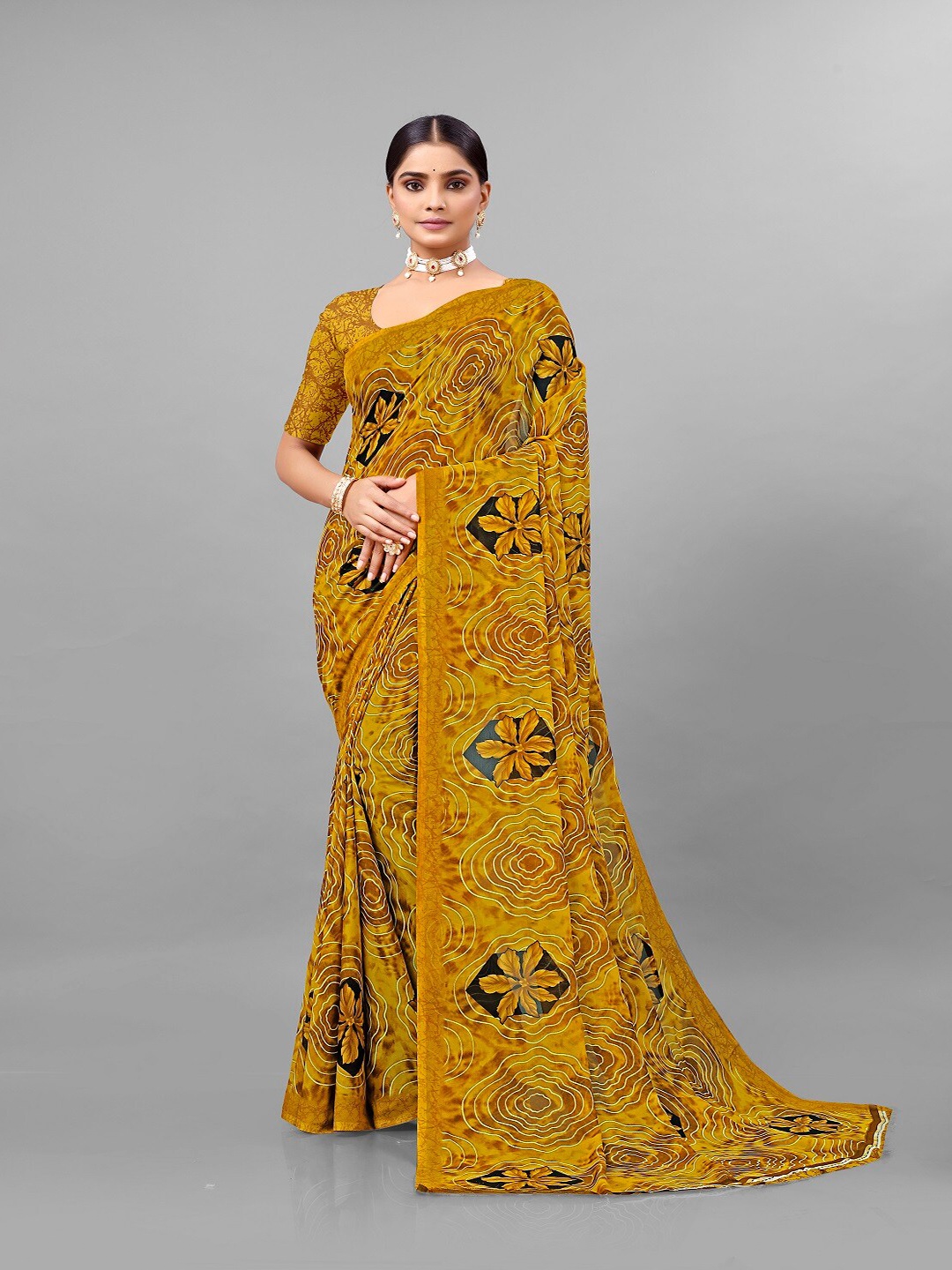 

KANOODA Floral Printed Georgette Saree, Yellow