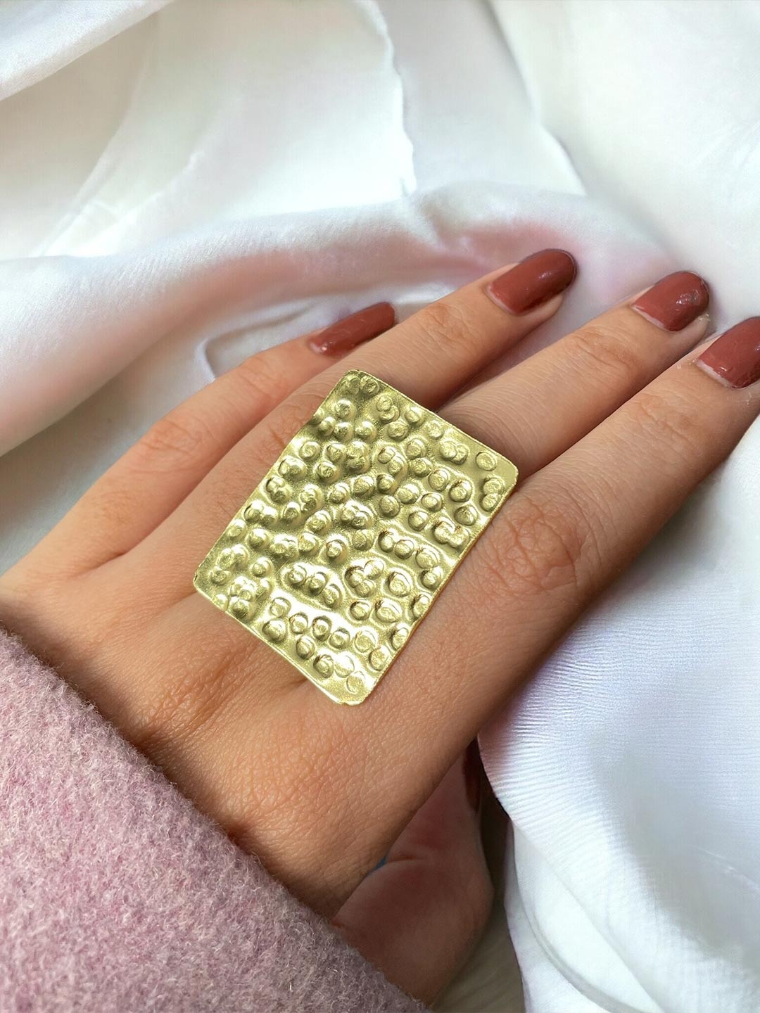 

ISHKAARA Gold-Plated Textured Finger Ring