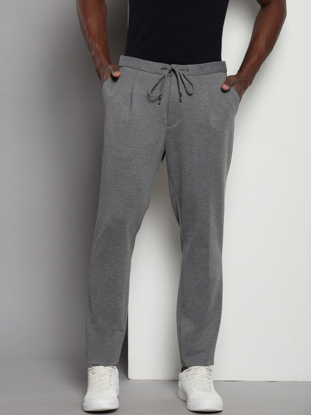 

Tommy Hilfiger Men Mid Rise Trousers, Grey