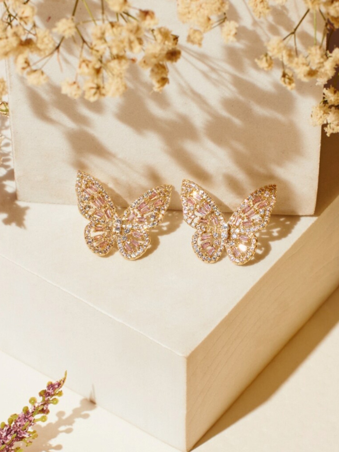

SALTY Gold-Plated Contemporary Studs Earrings