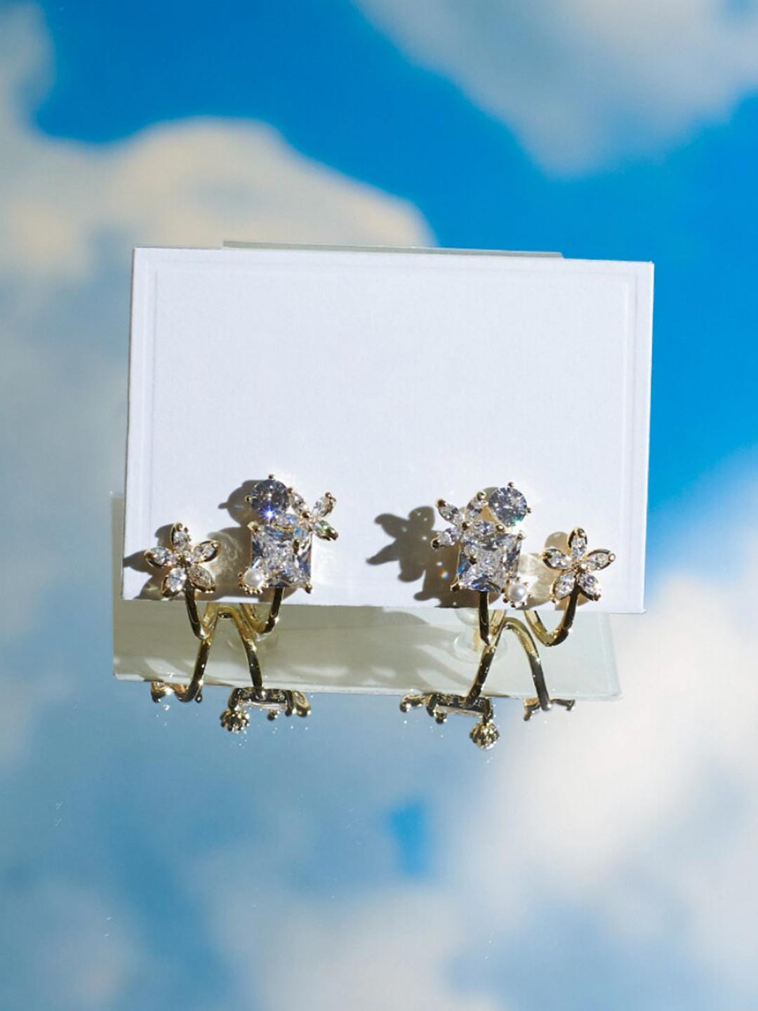 

SALTY Gold-Plated Floral Studs Earrings