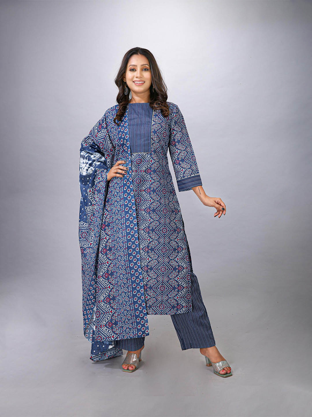 

MAIYEE Bandhani Printed Round Neck A-Line Kurta & Palazzos With Dupatta, Blue