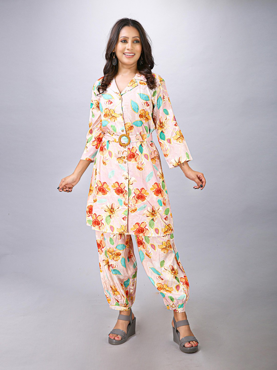 

MAIYEE Floral Printed A-Line Kurta With Salwar, Pink