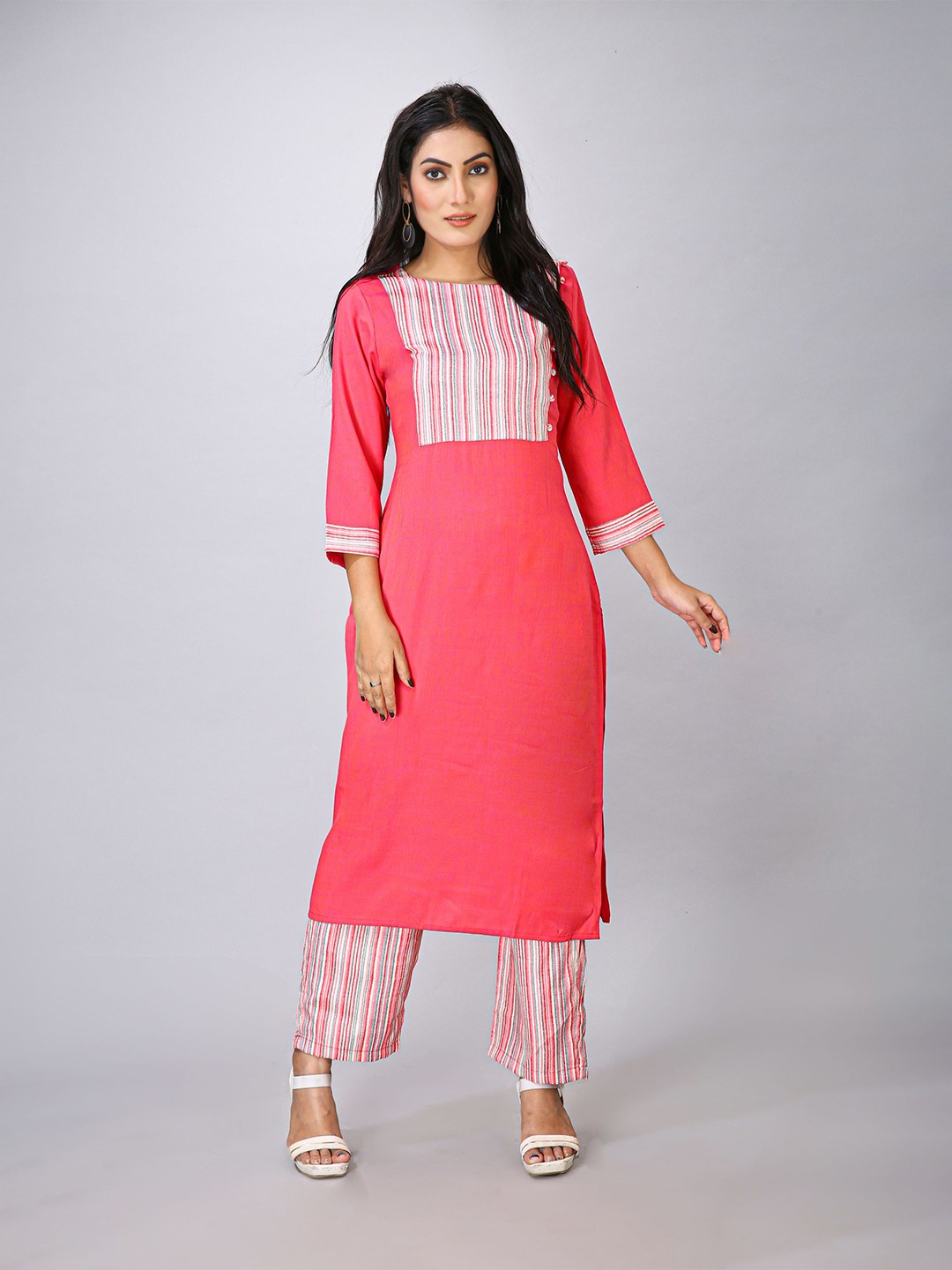 

MAIYEE Yoke Design Round Neck Straight Kurta with Palazzos, Pink