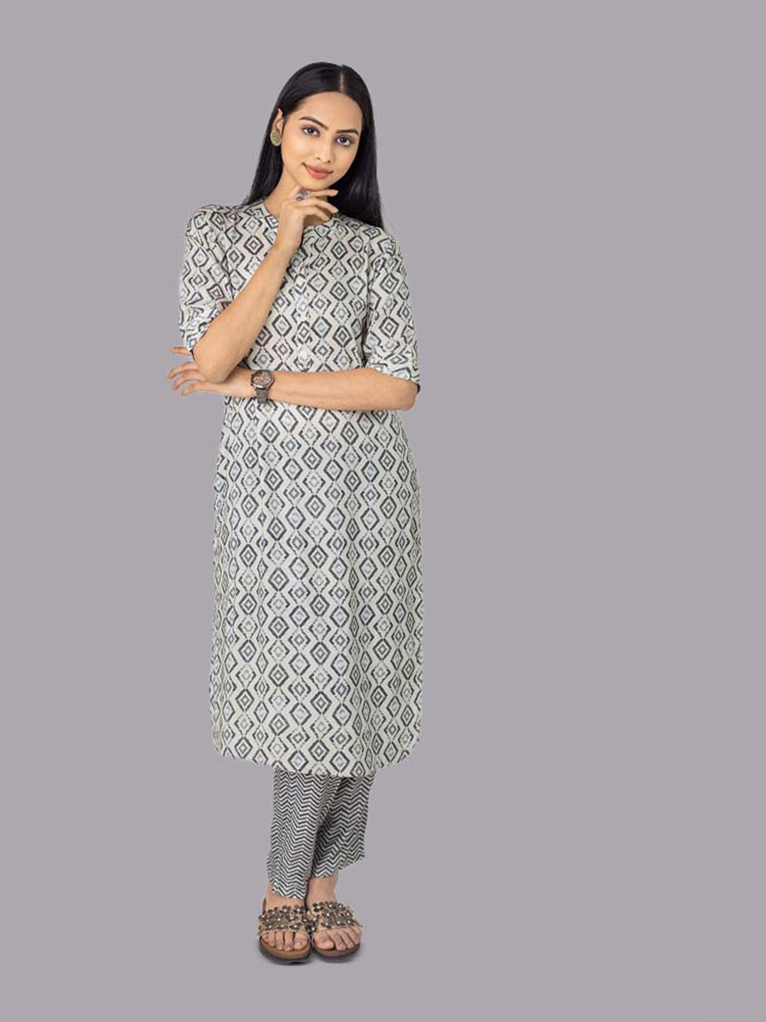 

MAIYEE Geometric Printed Regular Kurta With Palazzo, Grey