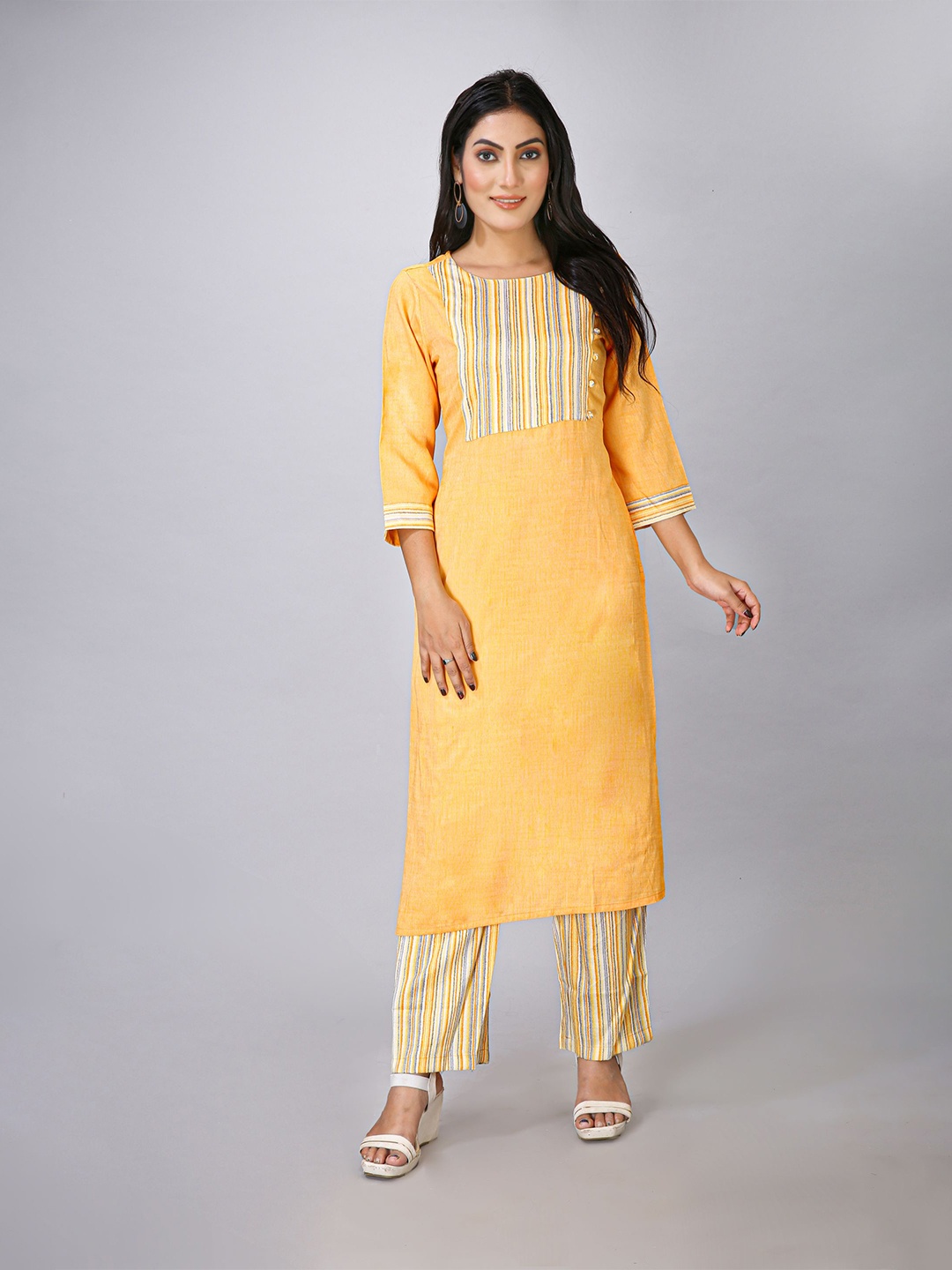 

MAIYEE Yoke Design Straight Kurta with Trouser, Yellow