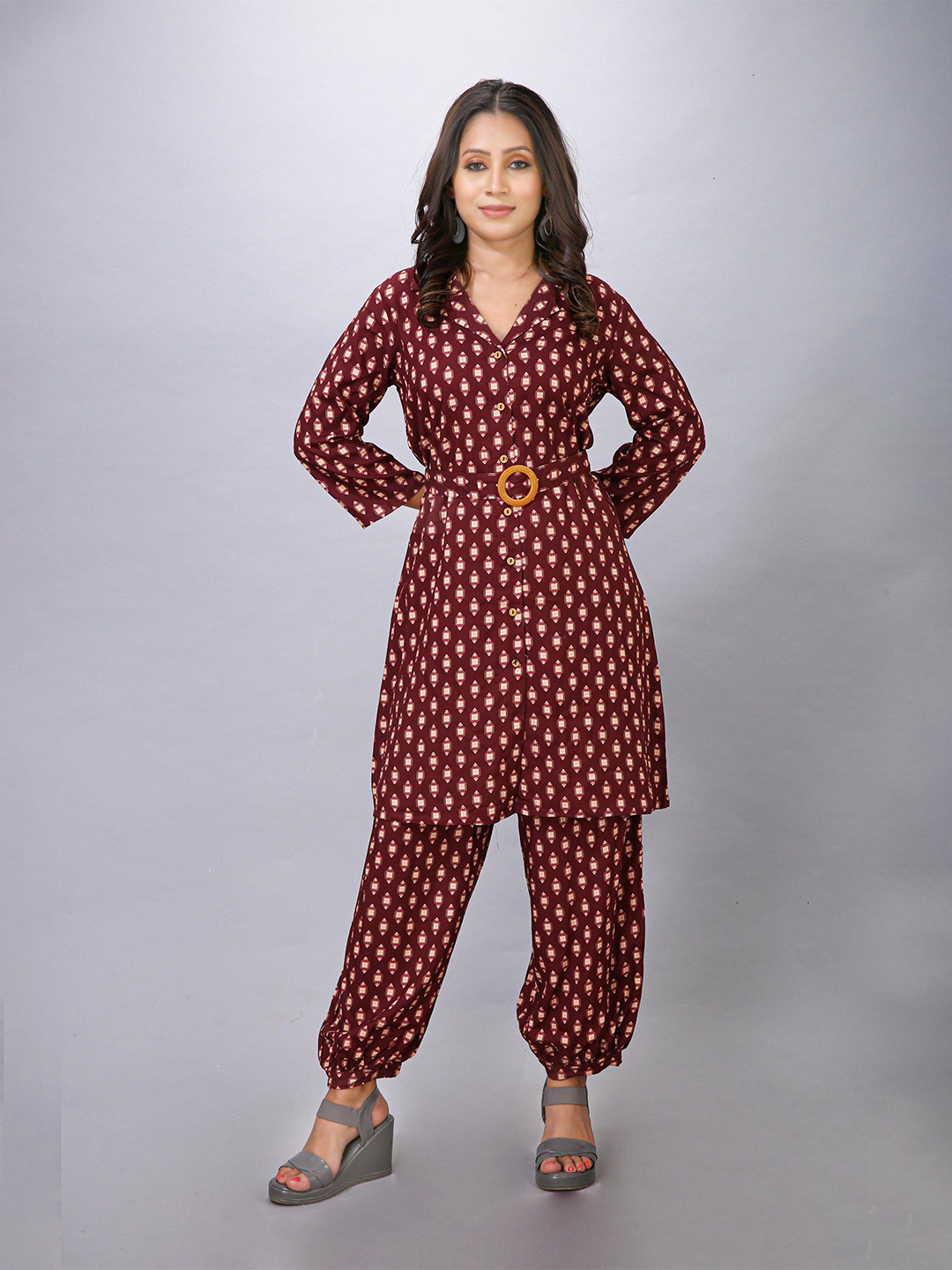

MAIYEE Ethnic Motifs Printed Straight Kurta with Salwar, Brown